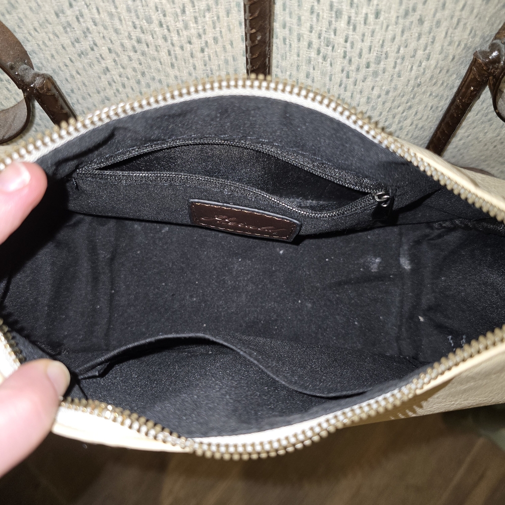 Stylish Cream Crossbody Bag with Aztec Patterned Strap - Picture 4 of 5